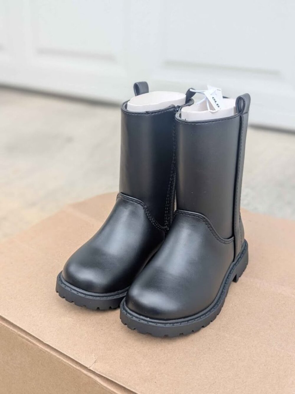 (Brand New): Old Navy Toddler Side-Zip Boots (size 8)